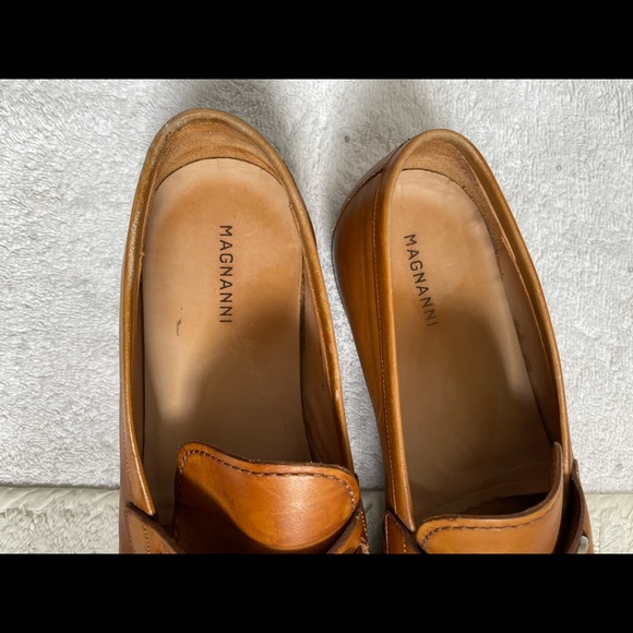 Magnani size 10 like new